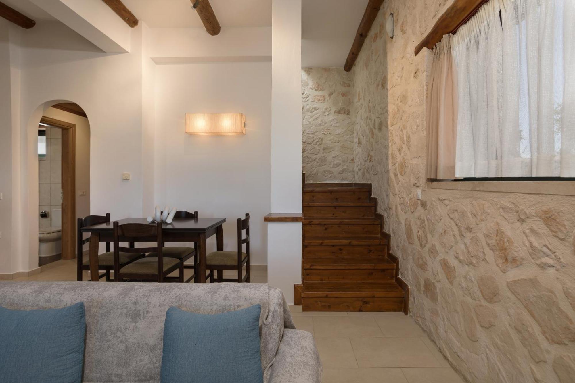 Dandelion Stone House Vila *